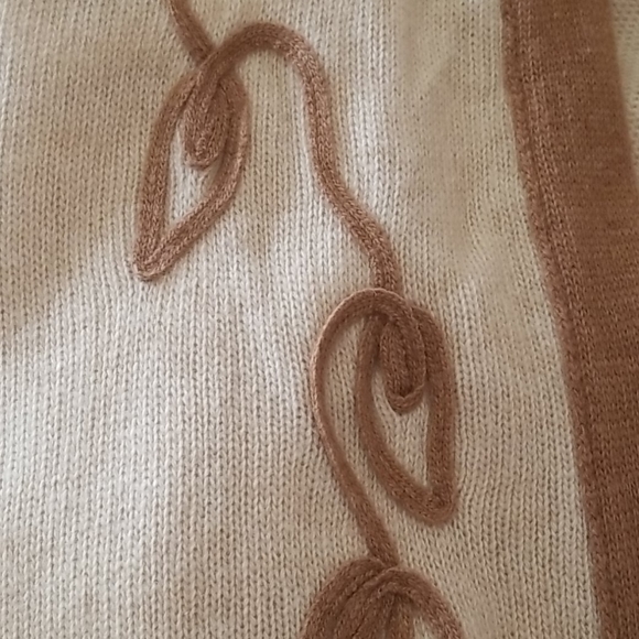 Gorgeous  Italian  Shawl wraps. - Picture 4 of 5